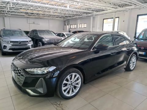 Audi A5 Berlina 2.0 tdi mhev+ Business Advanced 204cv s-tronic a noleggio